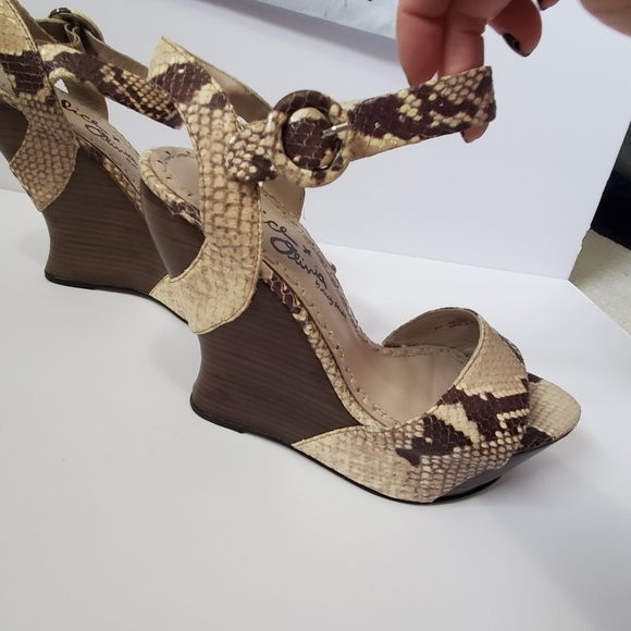 Alice + Olivia  platform sandal. Sz 40. Snakeskin Joyce style - Picture 2 of 11